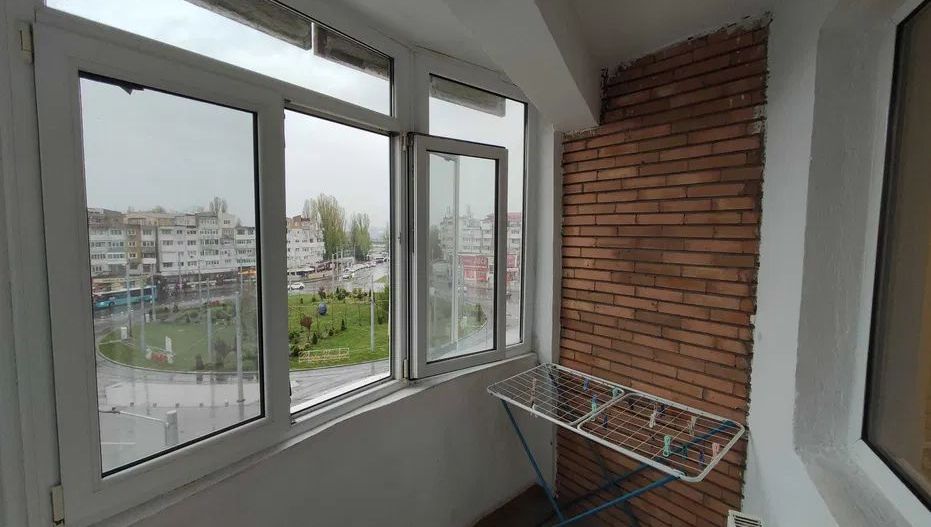 Apartament cu 3 camere, zona General - Poză 2