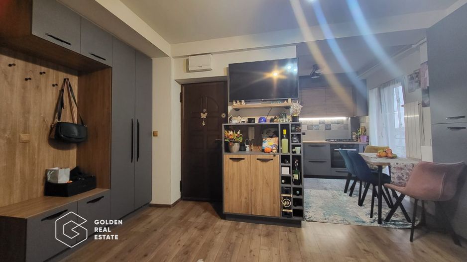 Apartament  cu spatiu de joaca si curte in Giroc - Poză 5