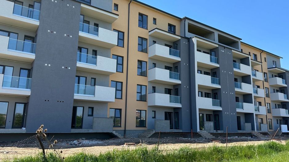 Perfect pentru investitie , apartament langa lac! - Poză 1