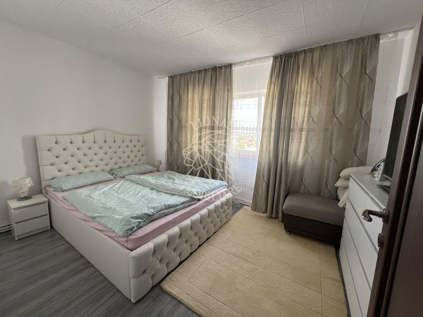 Apartament Renovat 2 camere 59 mp con.-balcon-Zona Decebal - Poză 3