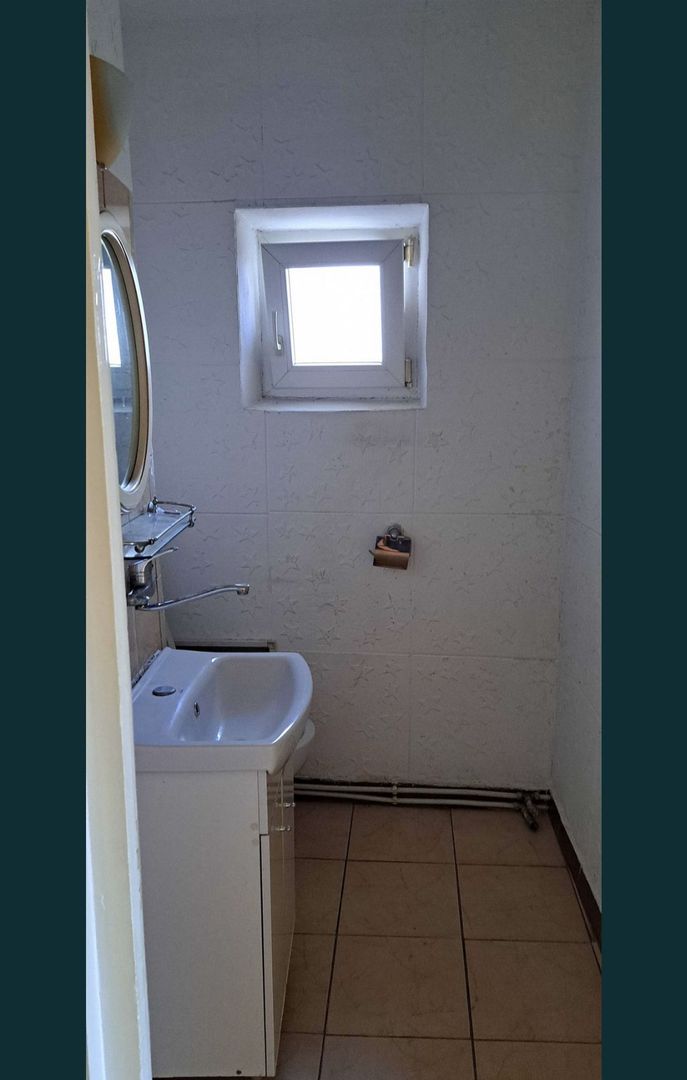 BRASADAS vinde ap 4 cam RENOVAT partial in Micro 16 etaj 3/8. - Poză 4