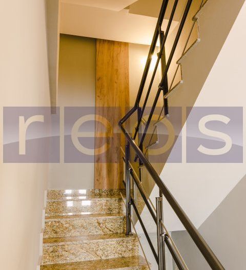 DE VÂNZARE VILA CONSOLIDATĂ ÎN PIAȚA VICTORIEI  | 187 MP | LOCURI DE PARCARE - Poză 8