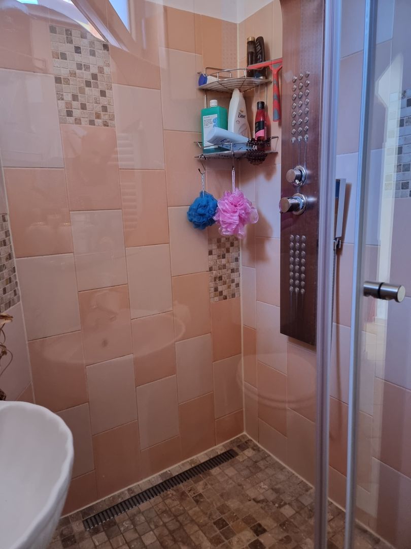 CASA INDIVIDUALA , MODERNA LA POALELE MUNTILOR!! - Poză 7