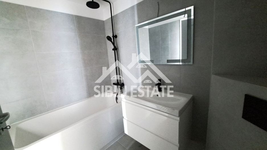 Apartament Sibiu 4 camere, 2 bai NOU lift si parcare - Poză 8