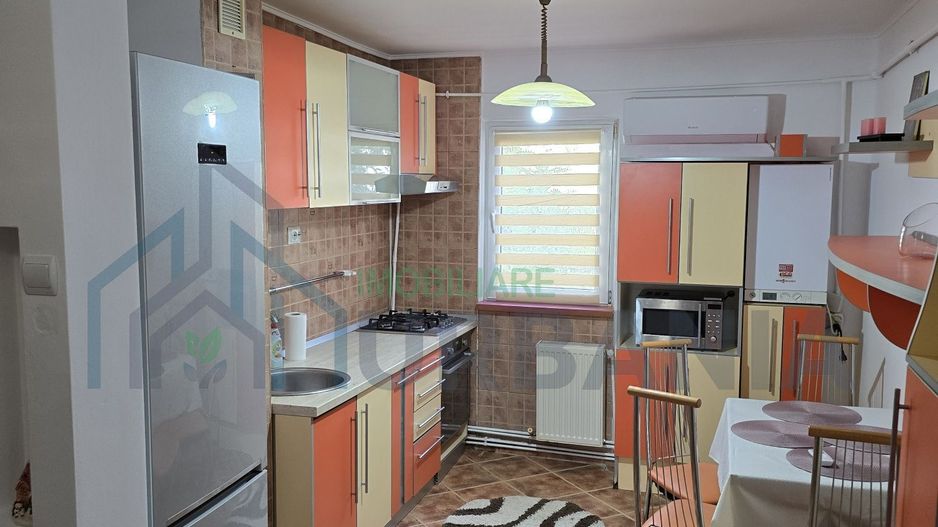 Apartament cu 3 camere de închiriat în cartierul Dacia, Pașcani - Poză 3
