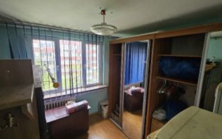 Vând apartament cu 3 camere, 4 4, Antiaeriană - Poză 1