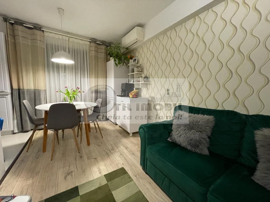 Apartament 3 camere Sadoveanu Copou 180 000 euro - Poză 2
