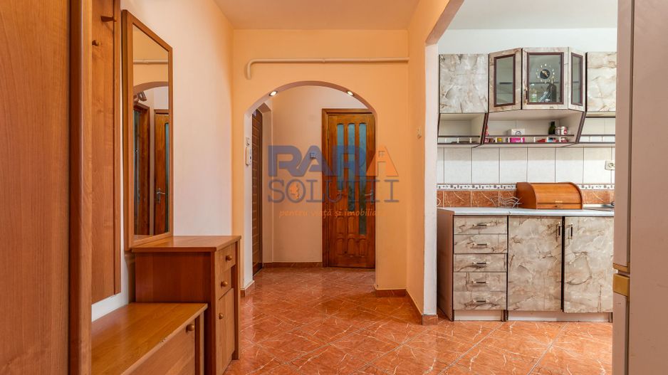 Apartament 3 camere, două băi - Str. Bogdan Dragoș - Poză 3