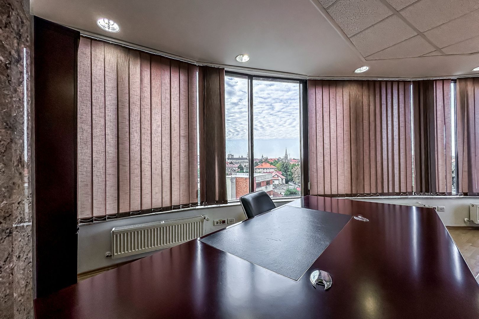 Închiriere spațiu de birouri premium în centru Arad - Poză 2