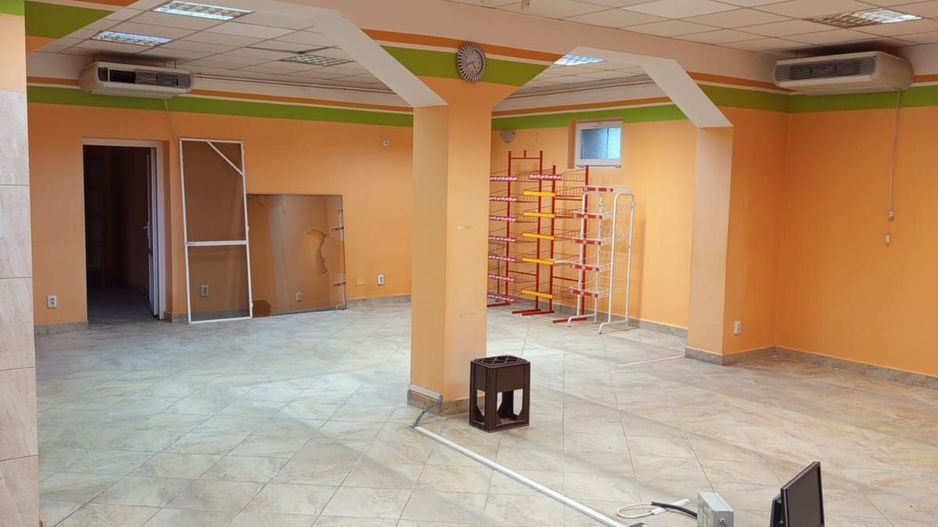 Spațiu comercial versatil, curte proprie și parcare, Biharia - Poză 6