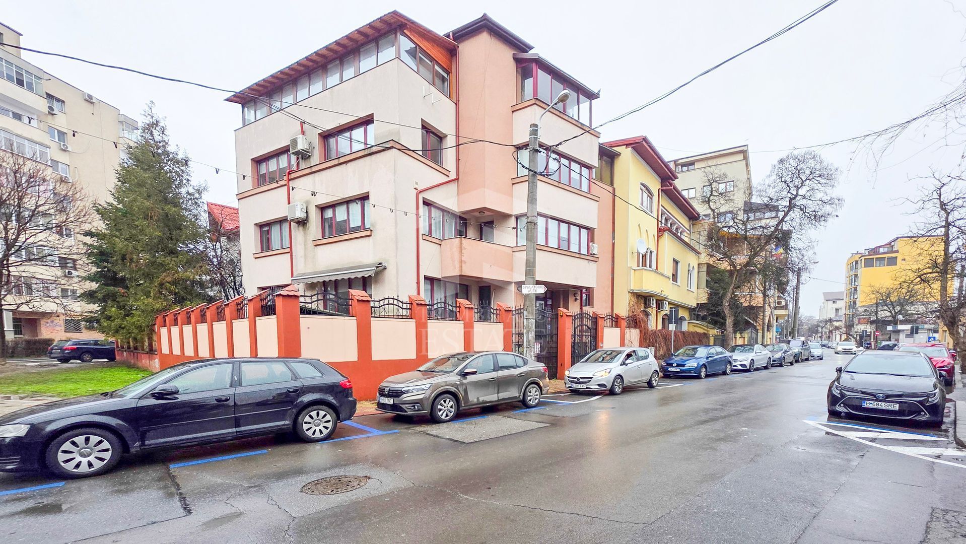 Spatiu Comercial - Etaj P + 1 sau 2 + 3 - Poză 1