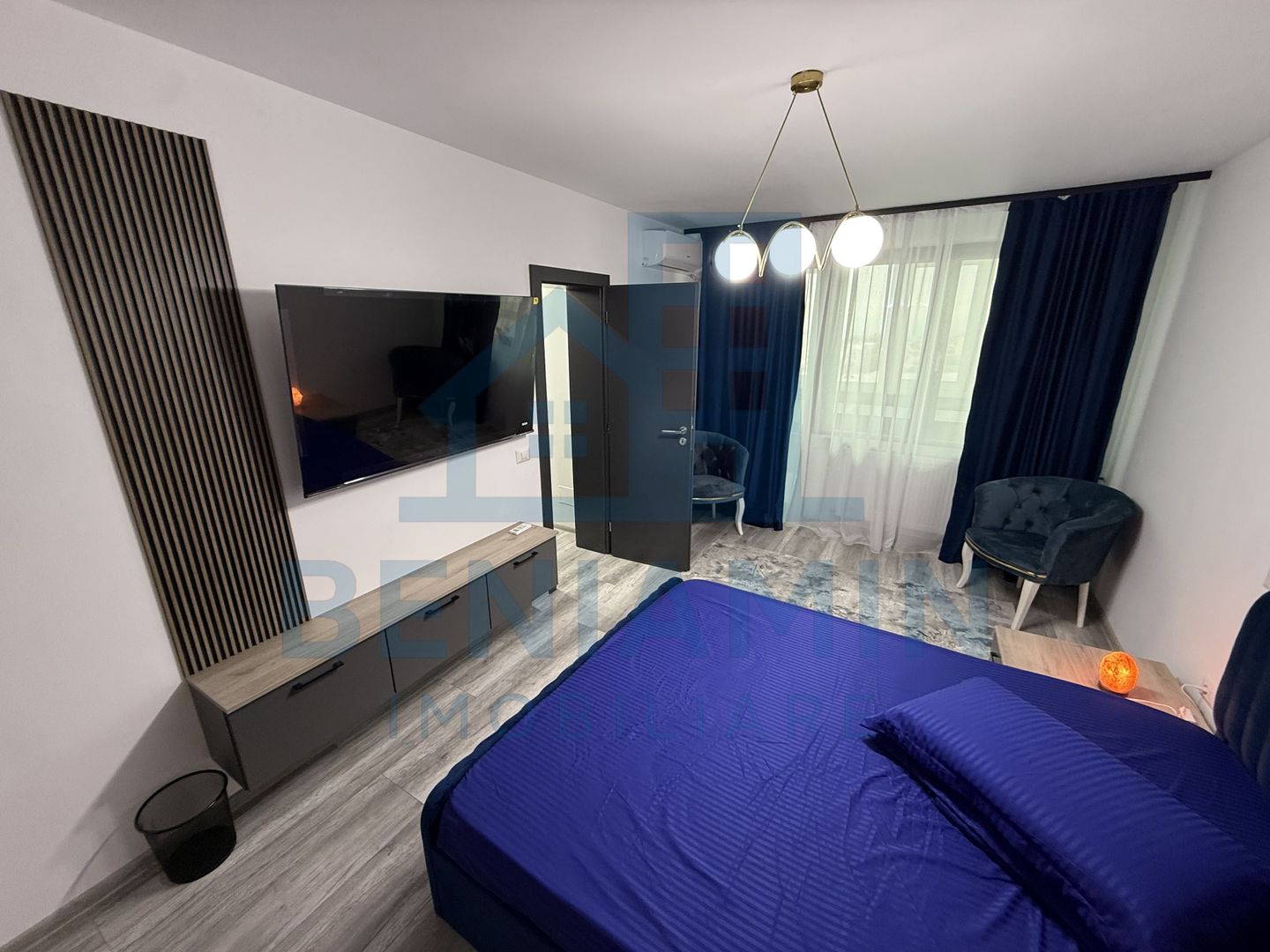 4 camere - 93mp - mobila - utilat - lux - Hotel Ramada - Poză 6
