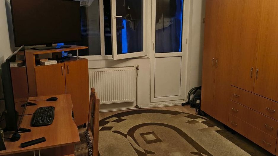 Apartament cu 4 camere, etaj 3, VASLUI zona CENTRU - DONICI; - Poză 3