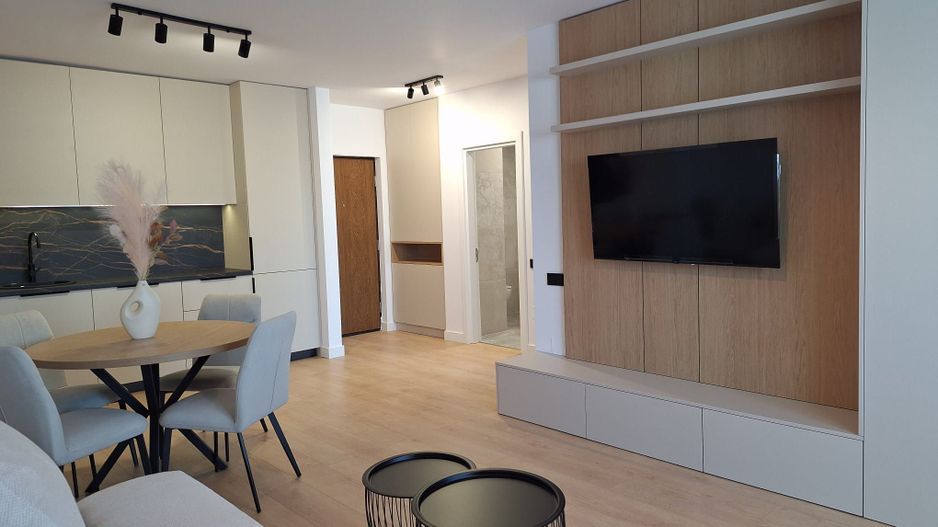 Apartament 2 camere I Ansamblul Eroilor I Floresti - Poză 4