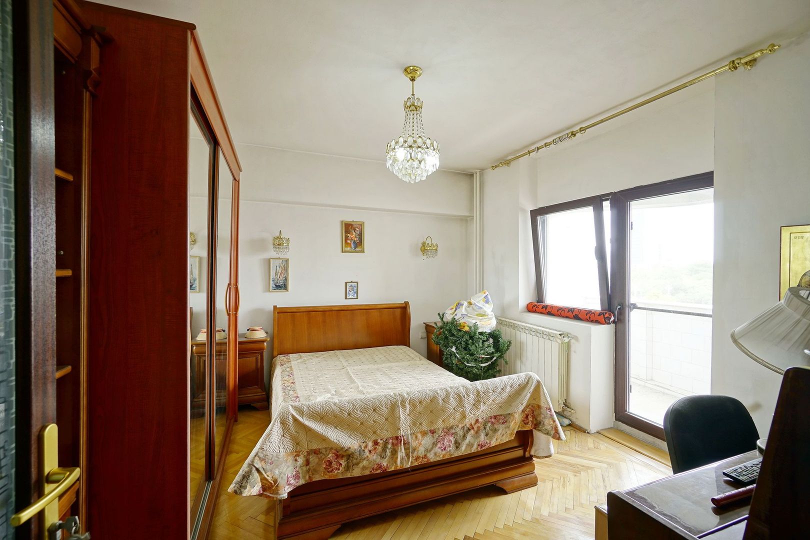 Apartament 5 camere in Piata Victoriei,bloc 1995 - Poză 8