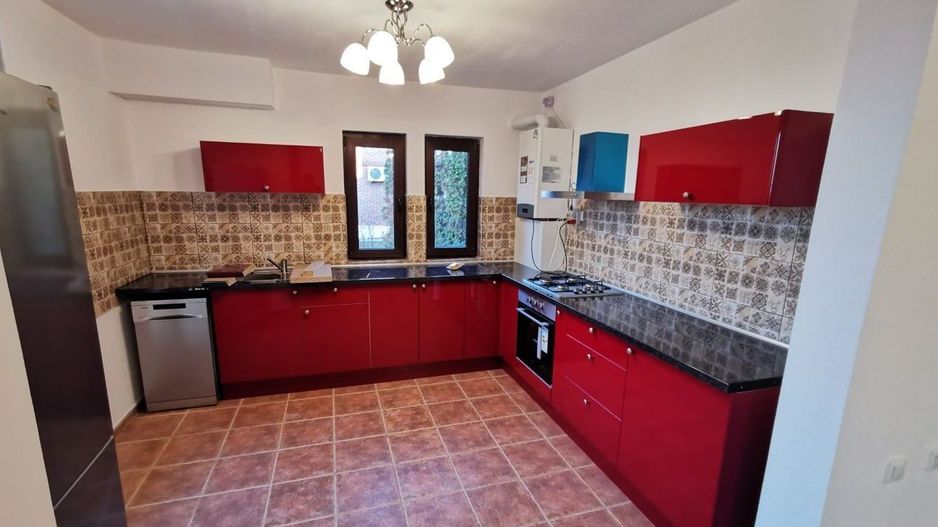 Corbeanca, inchiriez vila stil american, cu semineu si panouri solare - Poză 5