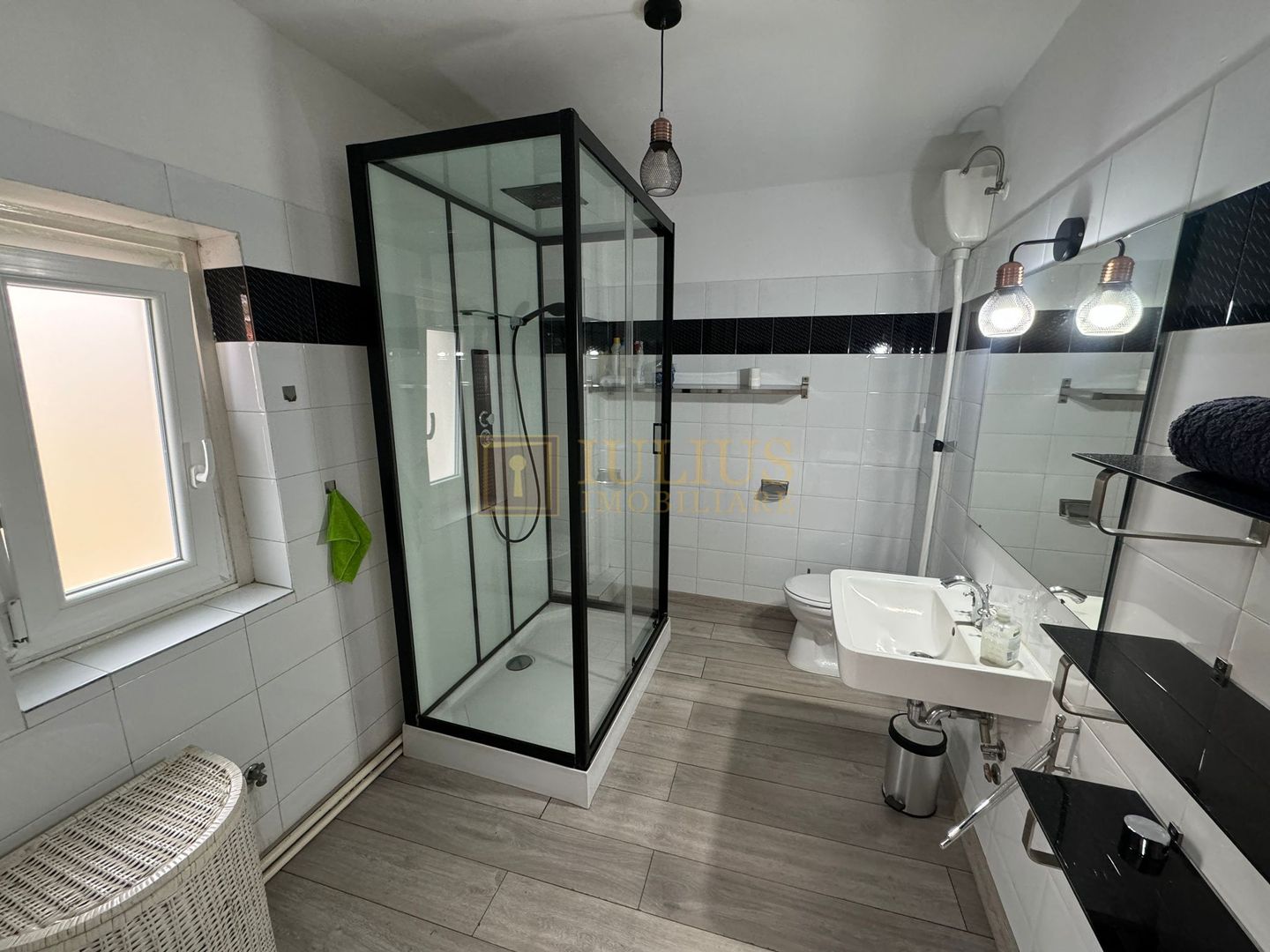 Zona Balcescu-Casa Individuala cu curte proprie - Poză 15