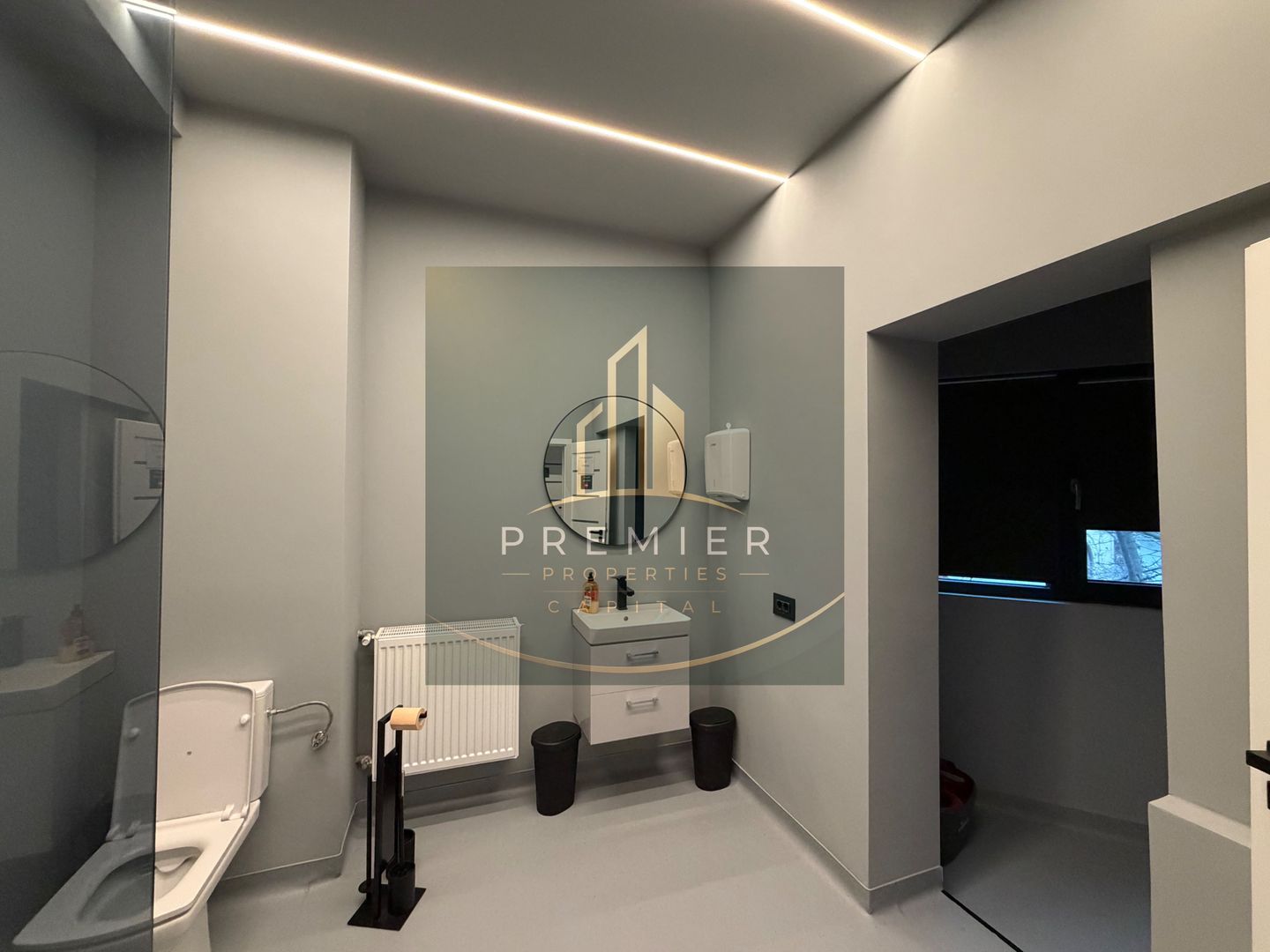 Clinică medicală complet amenajată cu chiriaș și contract în derulare 9 ani - Poză 13