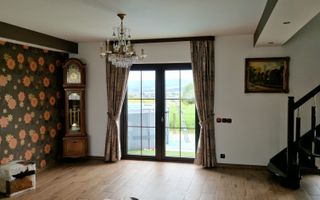 SE VINDE | Casa generoasă în Camirzani | Suceava - Poză 6