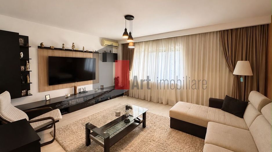APARTAMENT DE 3 CAMERE - Poză 1
