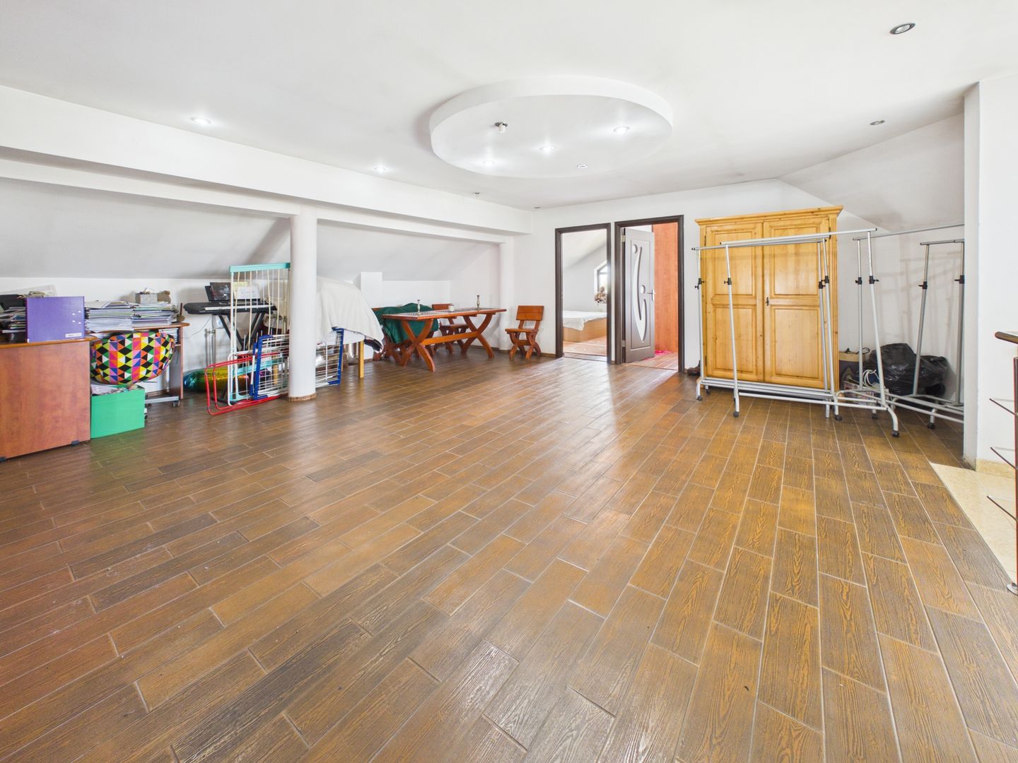 Vilă 10 camere + spațiu comercial | teren 1.300 mp | Otopeni 23 August - Poză 25