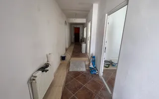 De vanzare casa renovata- 2 cladiri- Zona Moldoveanu-- 400 mp utili - Poză 12