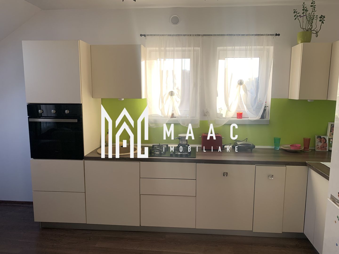 Casa Eleganta cu 6 Dormitoare și Terasa | Zona Centrala - Poză 3