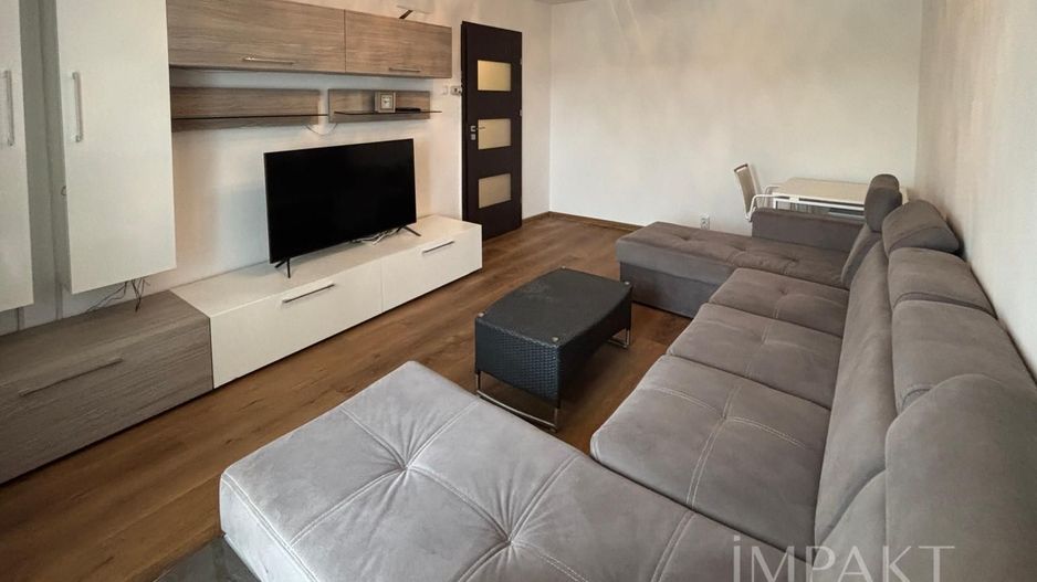 Apartament cu 3 camere, prima închiriere după renovare- zona UMF - Poză 2