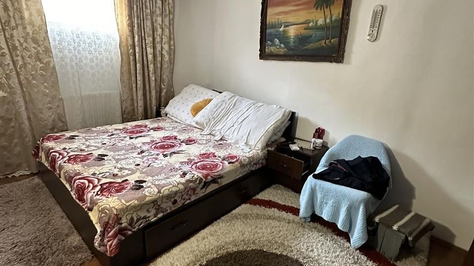 Apartament la casa zona ultra centrala cu teren de 122 mp - Poză 1