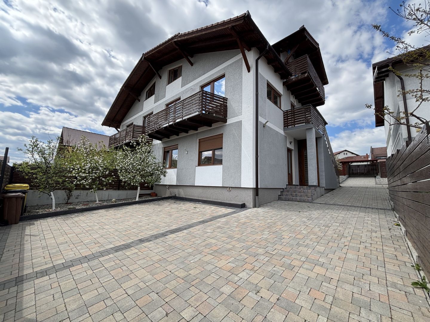 Casa 5 camere cu teren GENEROS si CARPORT - Cartierul Arhitectilor - Poză 6
