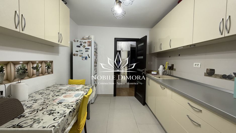 Apartament cu 3 camere de vanzare - 2 balcoane - zona Bucovinei - Poză 10