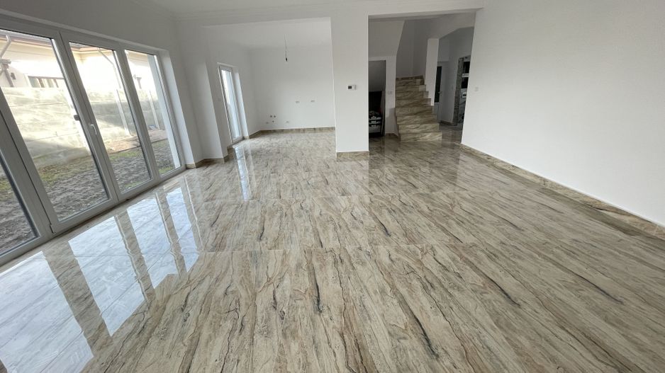 Casa de familie in zona rezidentiala - Poză 5