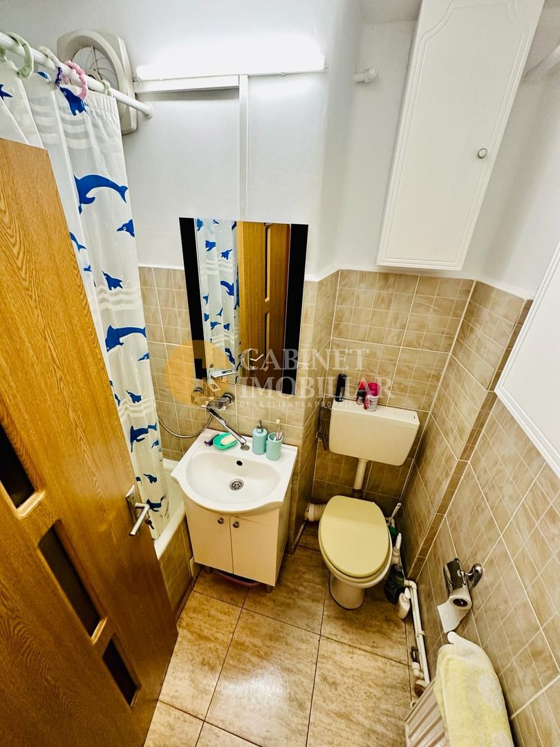 Apartament cu 2 Camere - Etaj 2 - Zona Alexandru / Liceul Miron Costin - Poză 3