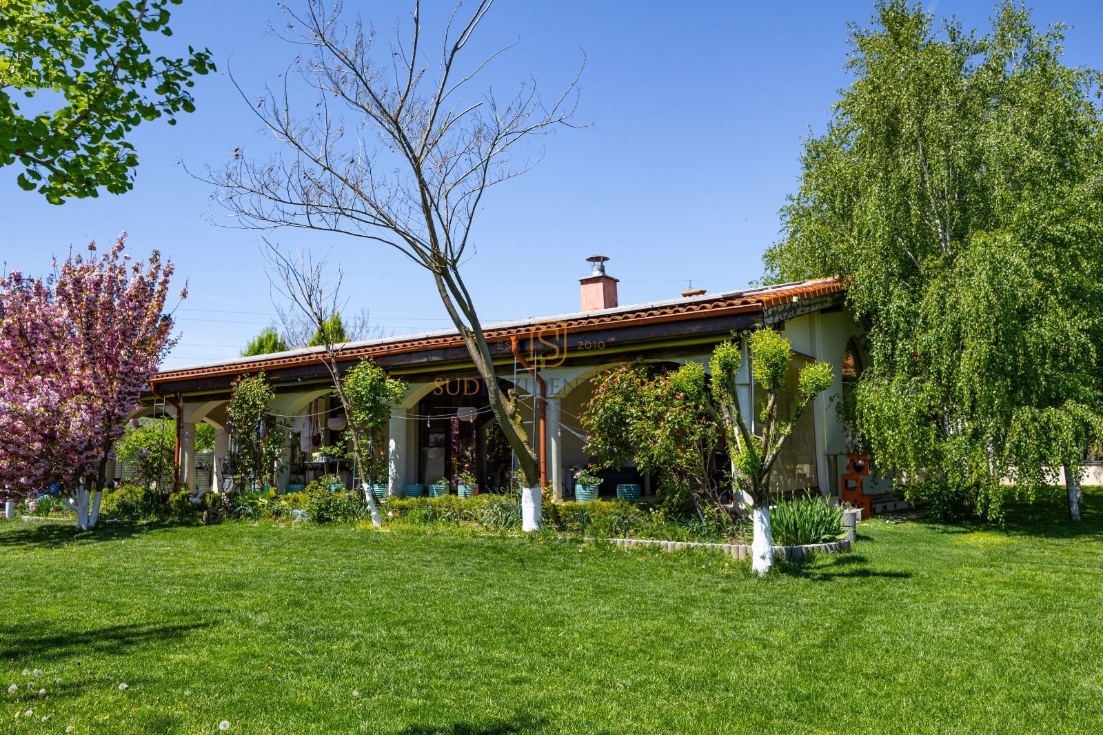Resedinta spectaculoasa  – Vila exclusivista deschidere directa la lac - Poză 42