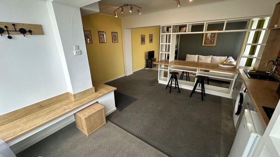 Apartment ultracentral cu 2 camere - Poză 1