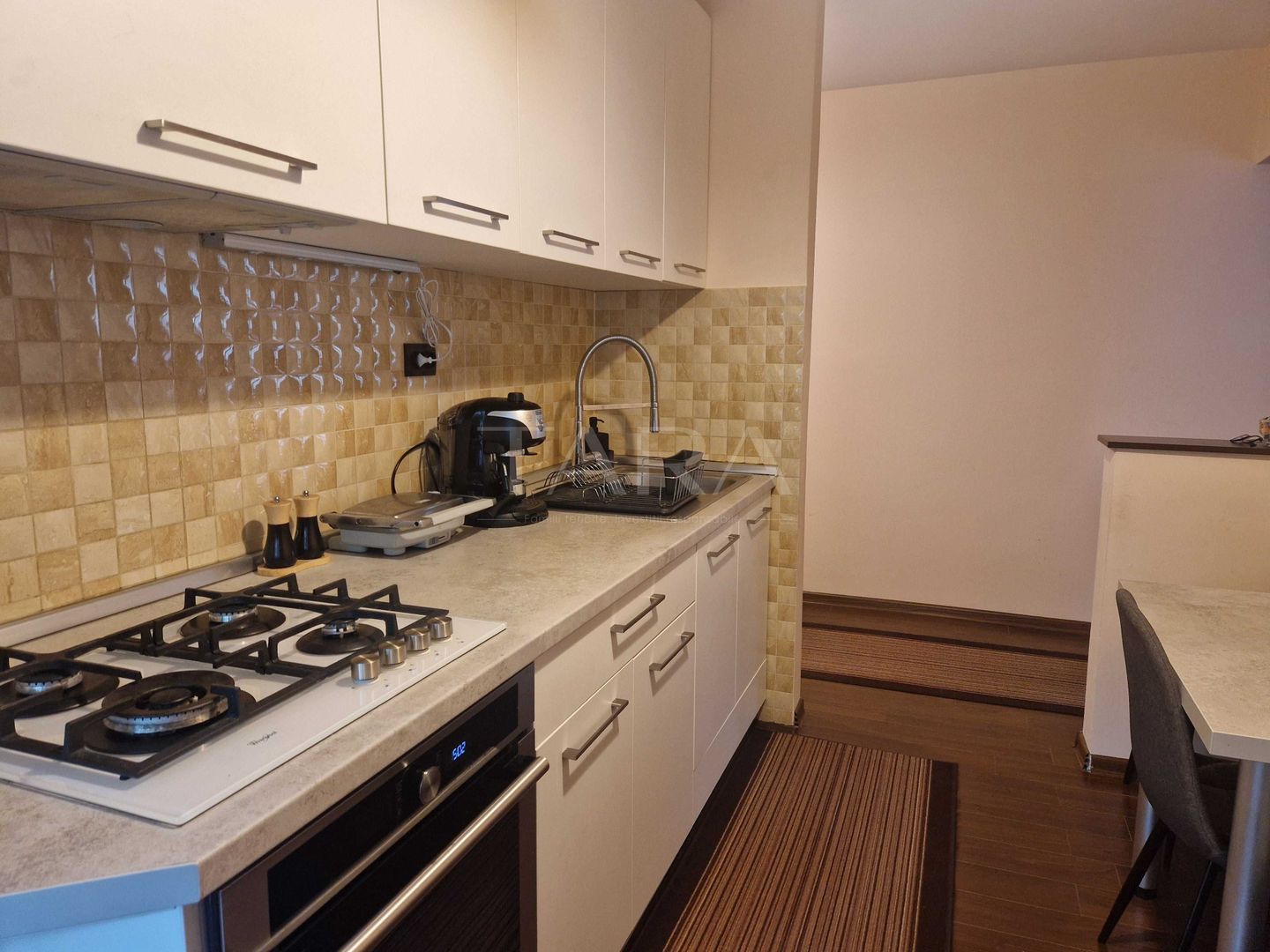 Apartament cu 2 camere decomandate, zona Între Lacuri. - Poză 1