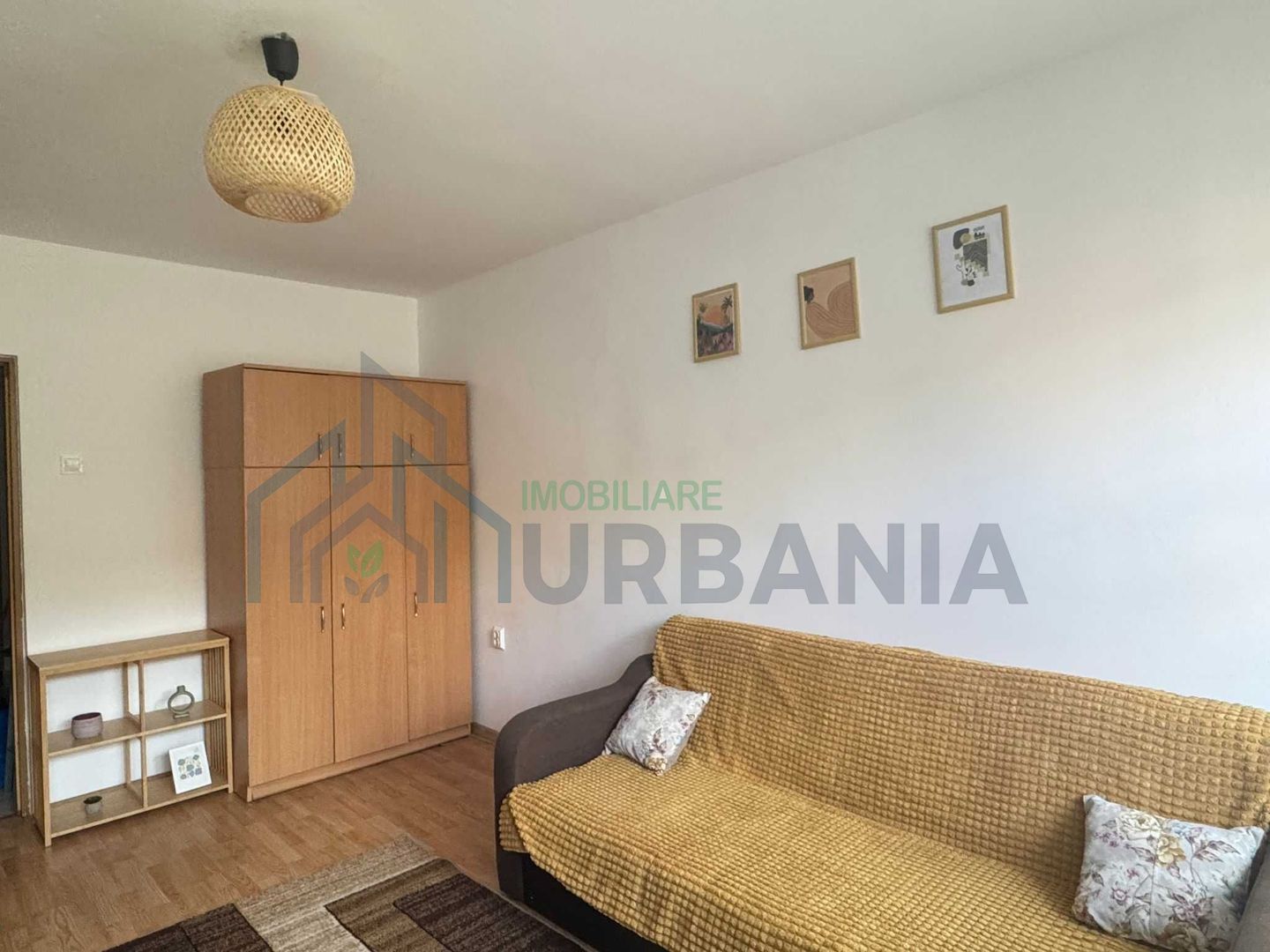Garsonieră curată și spațioasă de închiriat în Podu Roș, Iași - Poză 3