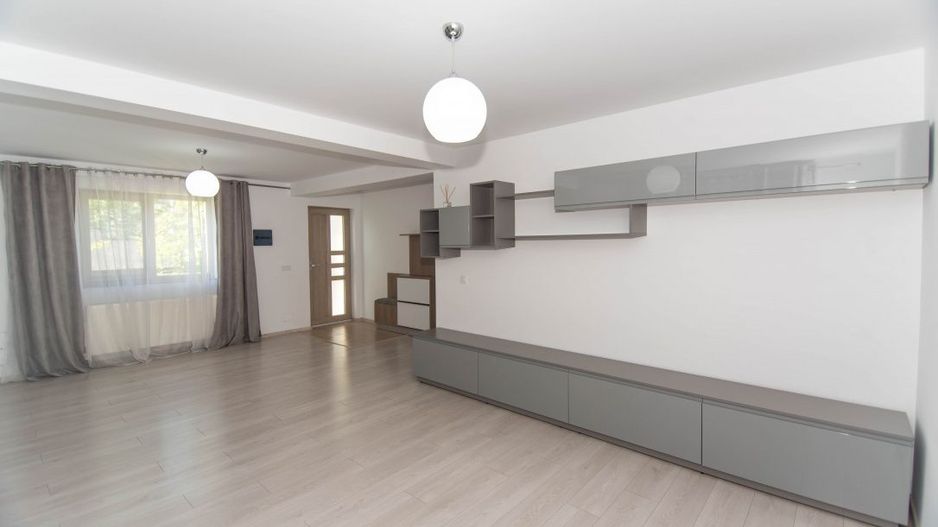 Casa cu 4 camere pe strada Campului, Pitesti - Poză 2