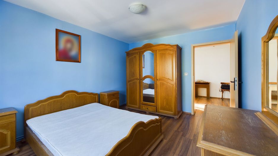 Apartament cu 3 camere, Hunedoarei - Poză 4