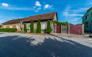 Casa 3 camere, bucatarie si baie, in zona centrala din Chisineu-Cris - Poză 4