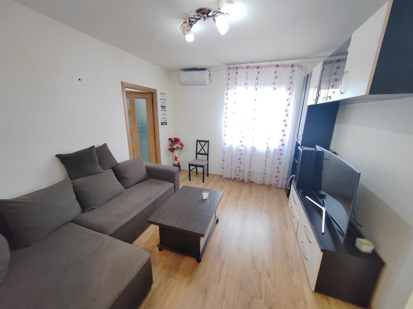 Titan Metrou 1 Decembrie - Poză 3