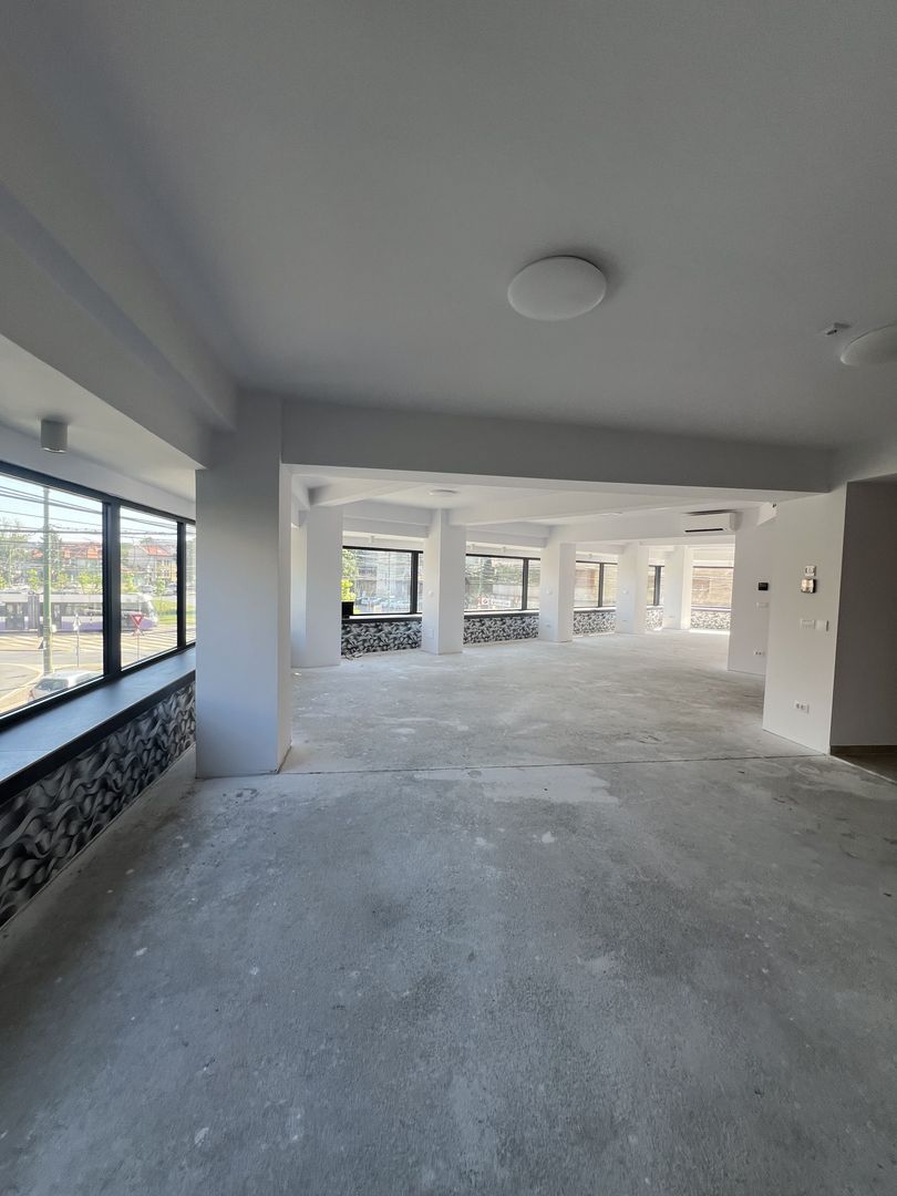 SAD CU VEDERE PANORAMICA - Poză 1