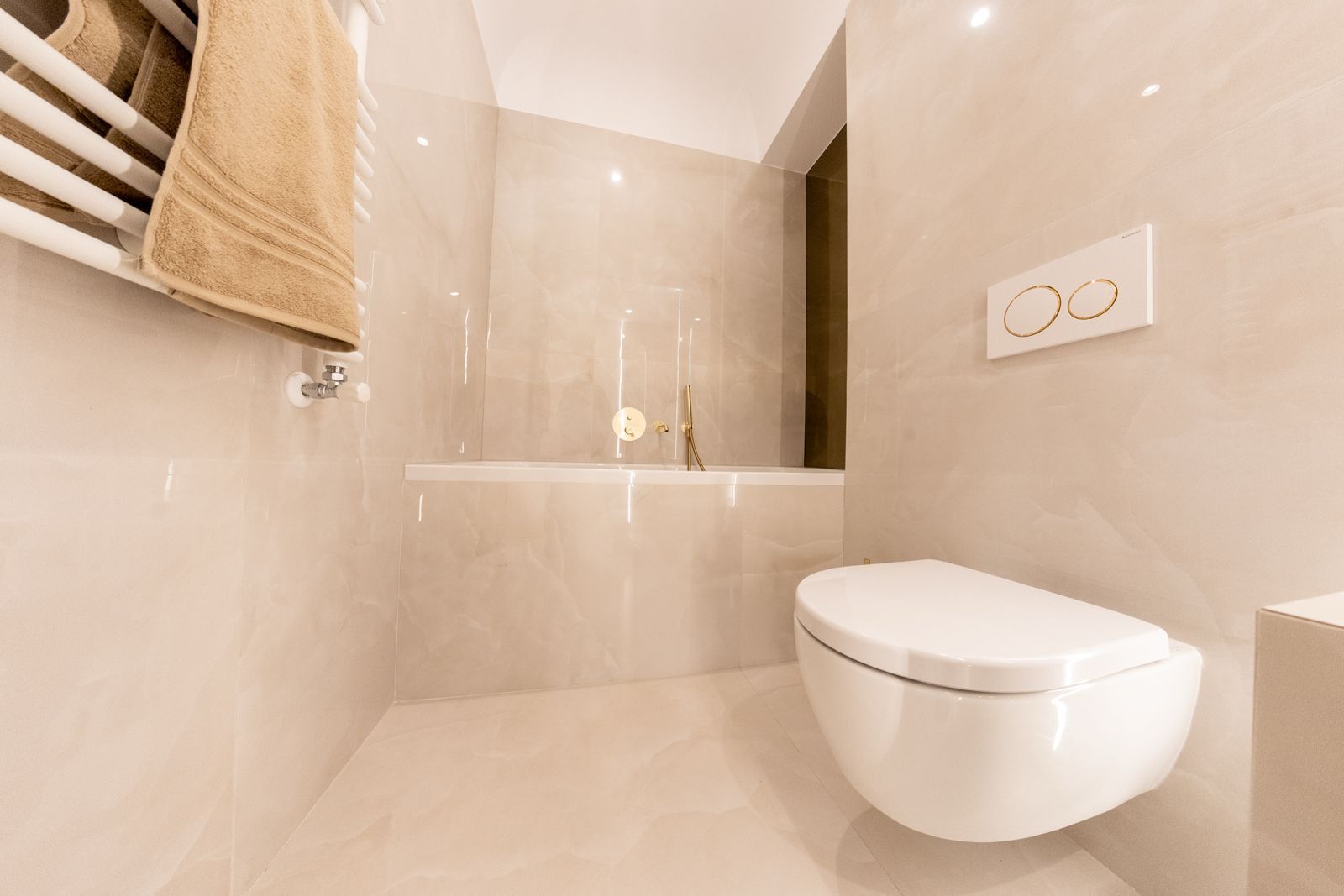 Apartament 3 camere de inchiriat parcare inclusa | Cortina North - Poză 9