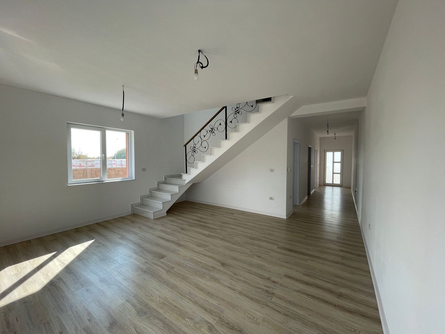 Duplex 4 dormitoare-2 Bai-129 Mp- Super Pret-Pozitie Excelenta-Ghiroda - Poză 1