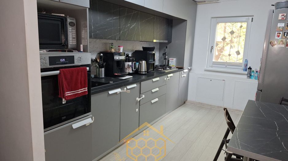 Apartament cu 3 camere in cartierul Rovine - Poză 1