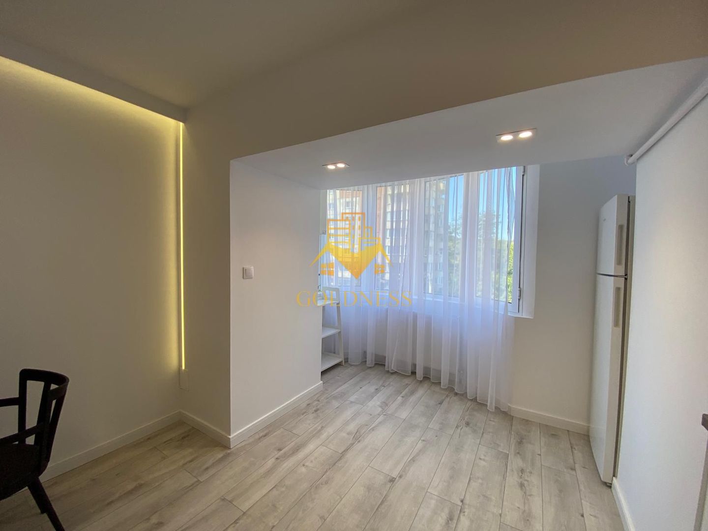 ZONA PREMIUM! AP RENOVAT! 2 camere deco, 57 mp, Plopilor, et 3/4 , sud - Poză 7