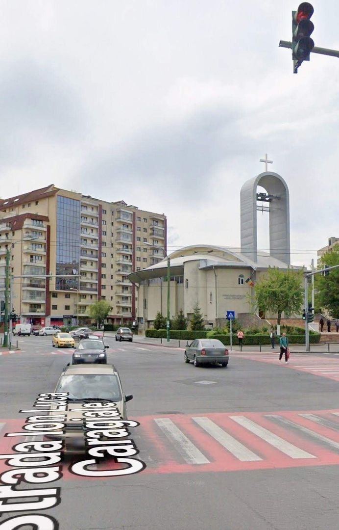 3 camere în Scriitorilor – spațiu generos, poziție excelentă, potențial ridicat - Poză 2