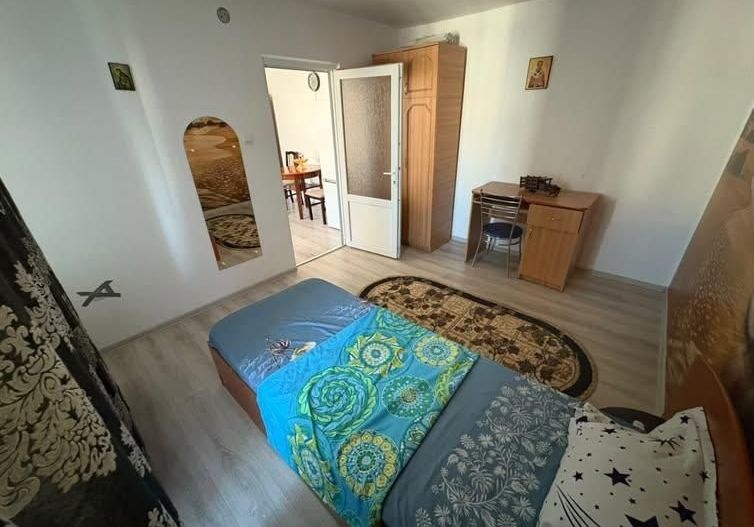 Inchiriez apartament in Micro 19, 2 camere semidecomandat - Poză 4