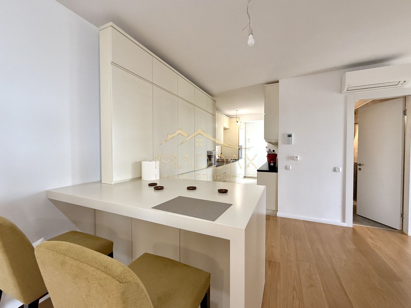 Apartament cu 4 camere  *122mp* / 1 Parcare Subetarana / Floreasca - Lake View - Poză 7