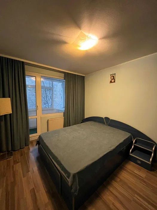 Apartament 3 camere - Metrou Aparatorii Patriei | Centrala Proprie - Poză 1